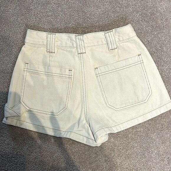 PacSun Women's Cream Cut Off Jean Shorts! - Picture 6 of 10